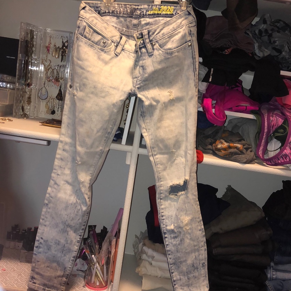 Extreme skinny jeans